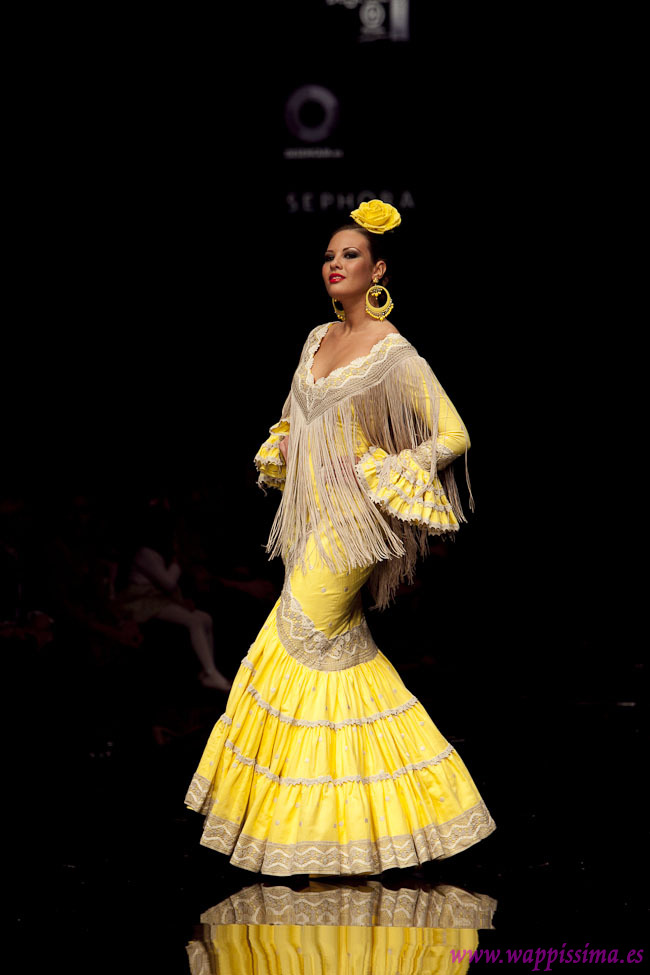 El Rocio Trajes Flamencos - Sé el primero en ver las novedades en nuestras  faldas de baile como el modelo Carmen:  -flamencas-mujer/9916-falda-de-flamenco-cintura-alta.html